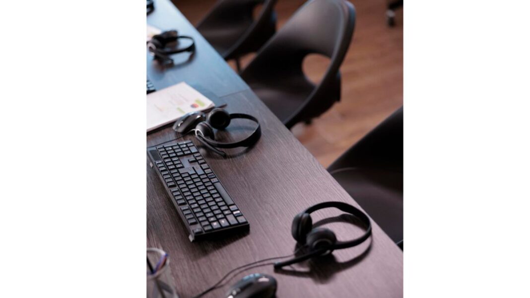 trabalho - mesa - computador - telemarketing